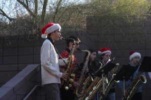 saxophone orchestra plays