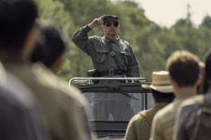 Major salutes to people on the road